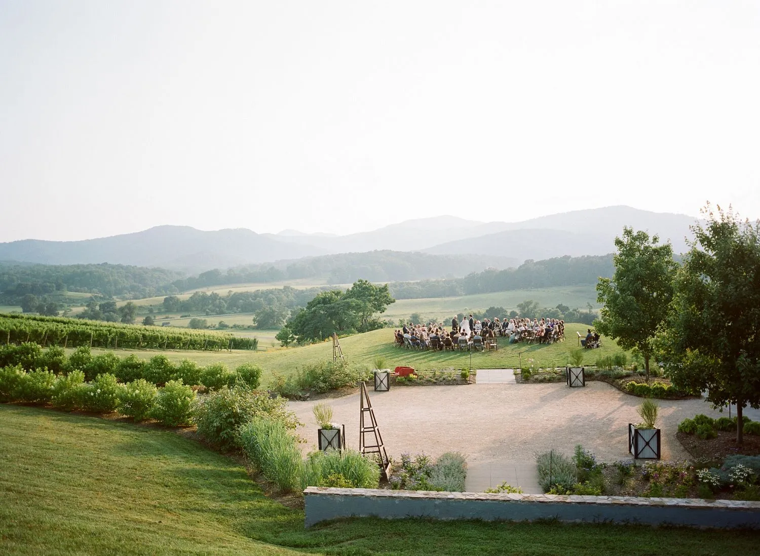 Summer Ceremony on the vineyard lawn at Pippin.